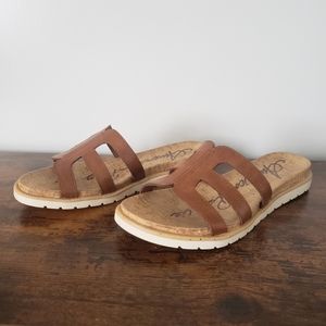American Rag Danahp Flat Cognac Sandals Size 6